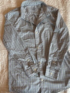 Vineyard Vines Boys’ Performance Check Button-Down. Size small (8-10)